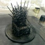 How to make your own “Iron Throne” and put on it your phone