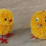 Cute Easter crafts for children: homemade chickens out of pompoms