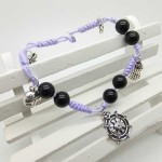 Simple gifts for mum: Bracelet with black agate