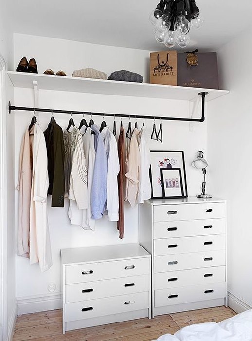  If you do not have a separate dressing room, take him for storage one wall in the bedroom