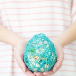 Easter egg made of yarn, in which you can place small gifts